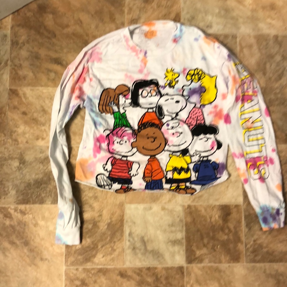 Peanuts cropped tie die